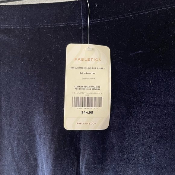 Fabletics Women's High Waisted Velour Bike Short 9" Blue Size Medium/8 wk1 - Picture 4 of 5